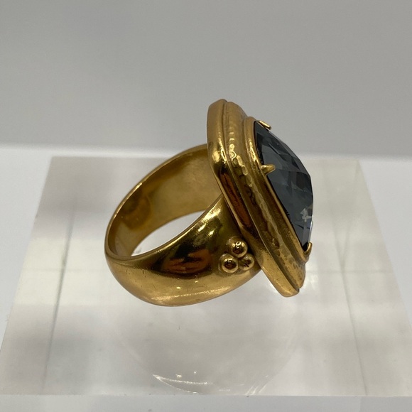 Gold Ring with Smokey Black/Brown Gemstone. Size 9. - Picture 3 of 4